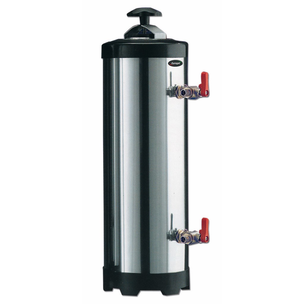 Water softeners with manual or automatic resin regeneration